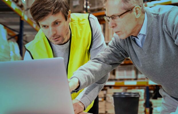 كيف يساعد نظام إدارة الشركات في تطوير أداء عملك